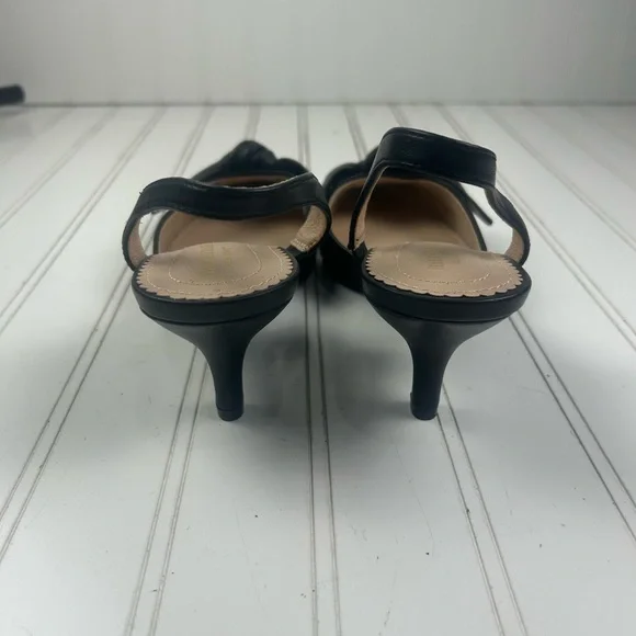 Isaac Mizrahi Black Slingback Bow Kitten Heels Pointed Toe Women’s Size 9 - Picture 4 of 9